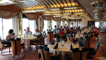 1548636358.7178_r264_Hurtigruten Cruise Lines MS Polarlys Interior Restaurant.jpg